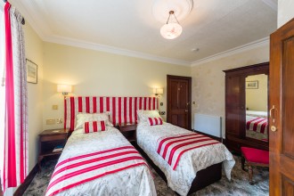 Twin En-suite Room